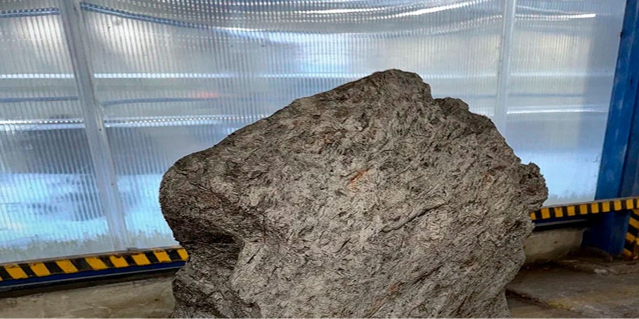 Rusya'da ülke dışına çıkarılmaya çalışılan 2,5 ton ağırlığında meteorit parçası ele geçirildi