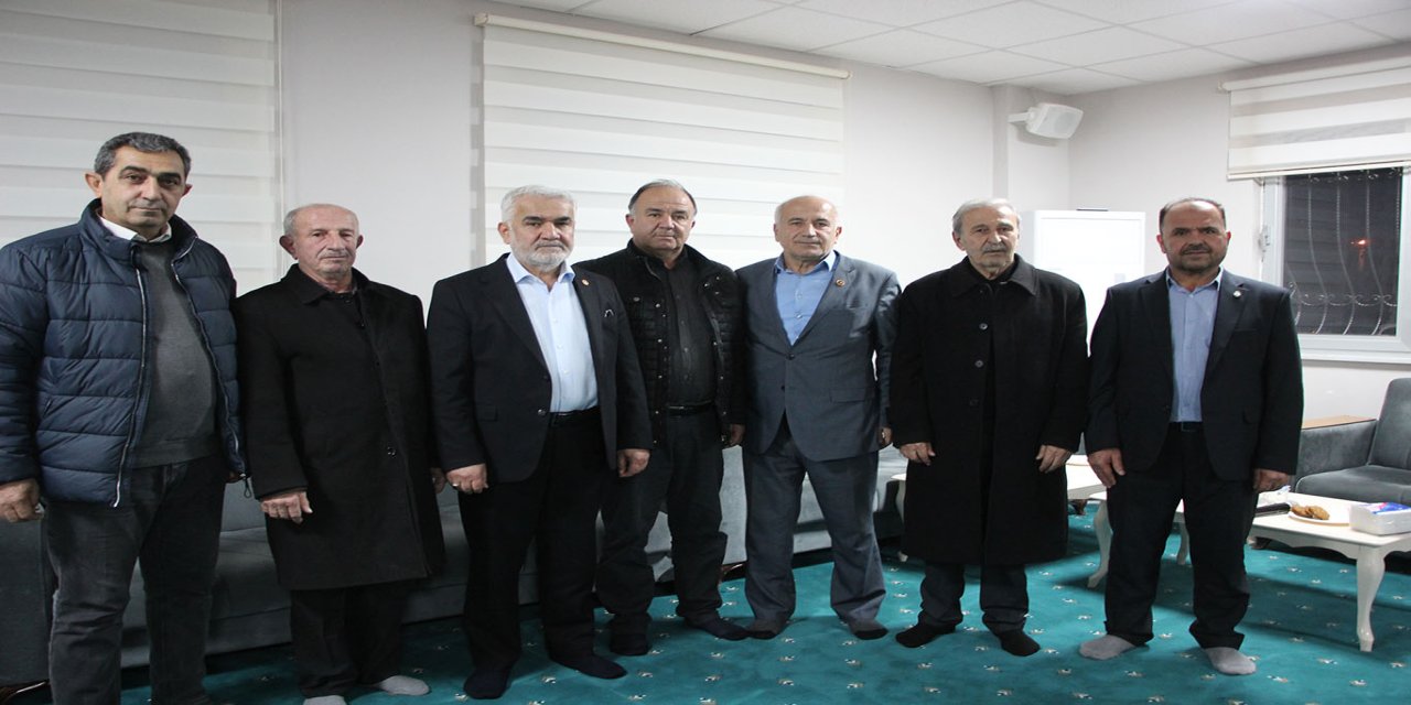 HÜDA PAR Genel Başkanı Yapıcıoğlu depremzede muhtarlarla buluştu