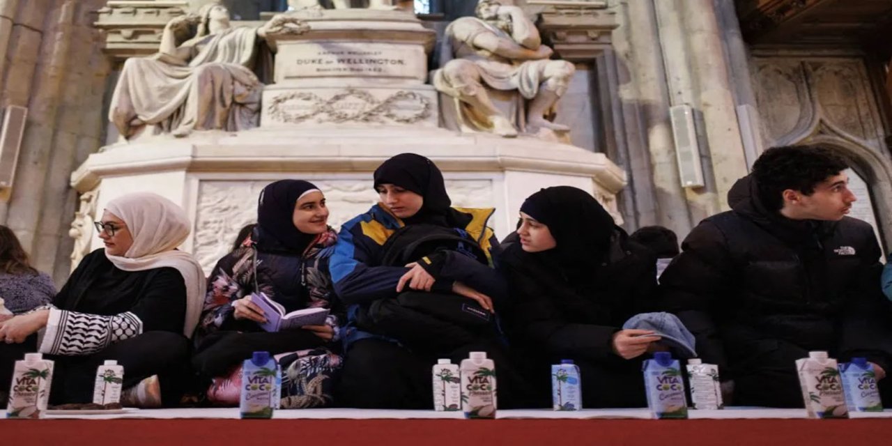 Londra'da iftar krizi: Müslüman gençler kamusal alandan dışlanıyor