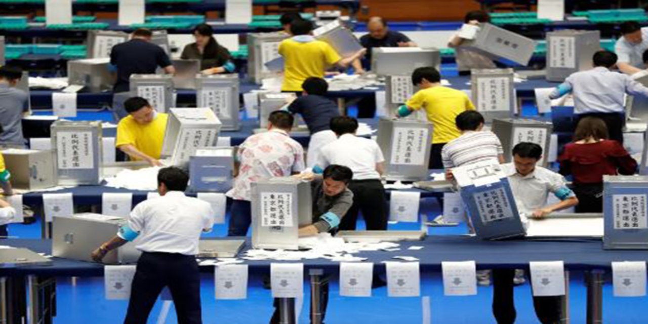Japonya erken seçim için sandık başına gidiyor