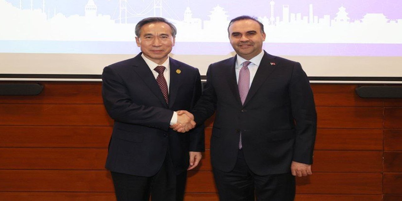 Bakan Kacır, CCPIT Başkanı Ren Hongbin ile İstanbul’da görüştü