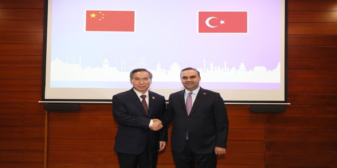 Bakan Kaçır CCPIT Başkanı Ren Hongbin ile bir araya geldi