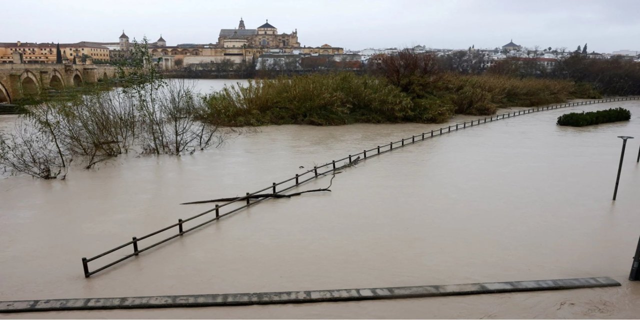 Aşırı hava koşulları Avrupa ülkelerinde can kayıplarına ve ağır hasara yol açtı
