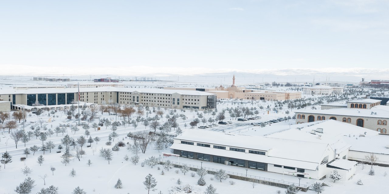 Olumsuz hava koşullarından dolayı Doğu'da 5 ile bağlı 420 yerleşim yerine ulaşım sağlanamıyor