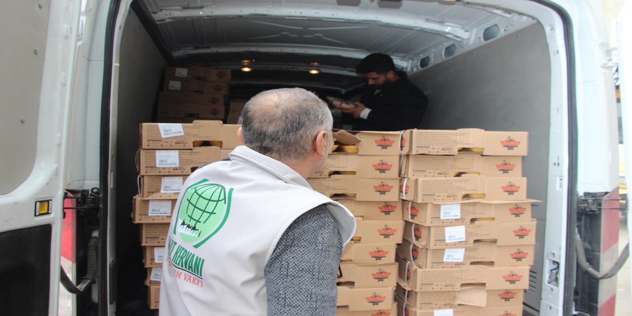Umut Kervanı, Mardin'de Ramazan öncesi yüzlerce aileye et dağıttı