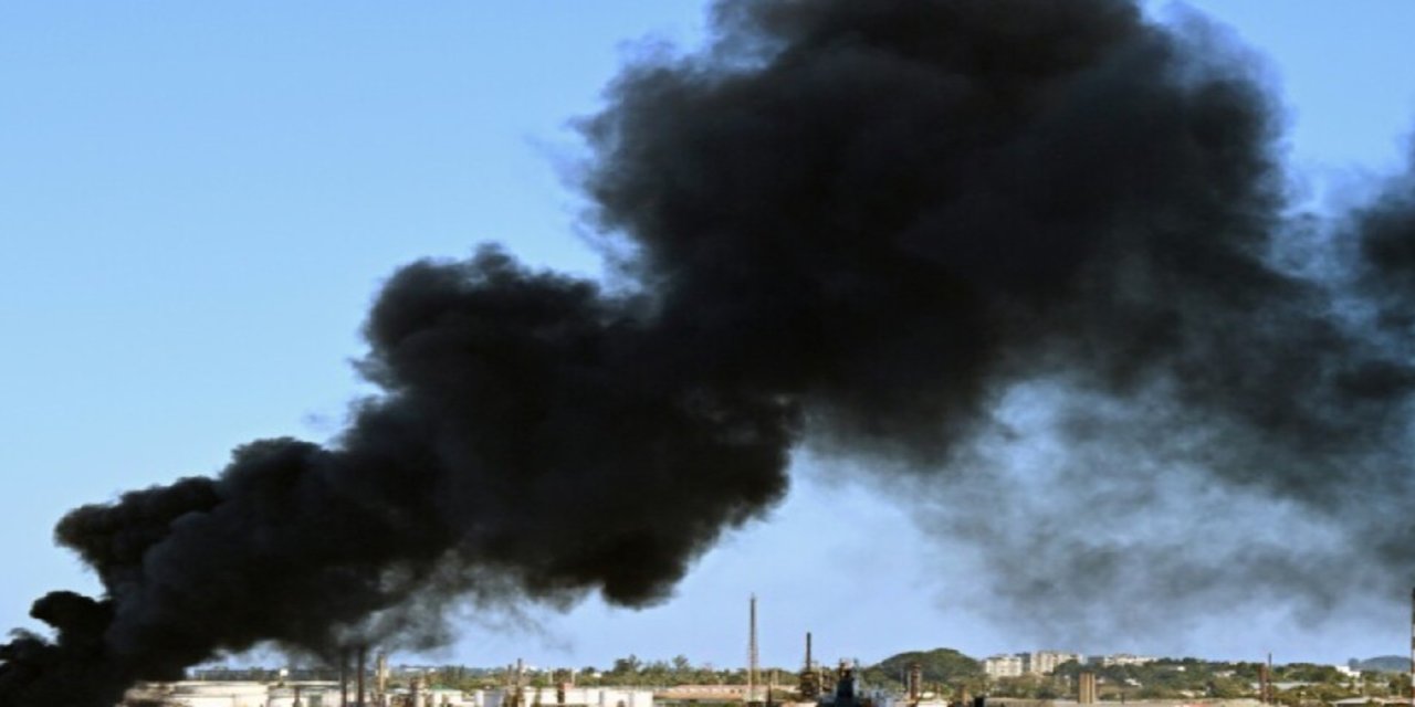 Küba’da petrol rafinerisinde yangın