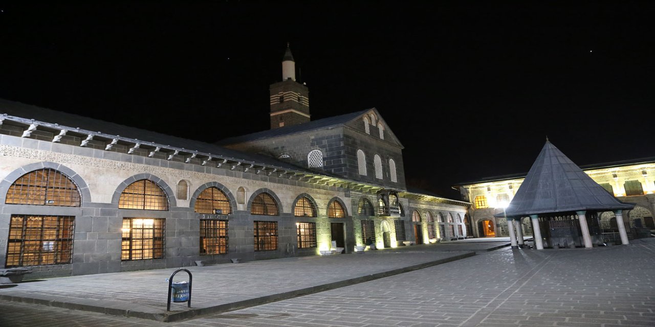 Diyarbakır’da camiler Ramazan’a hazır