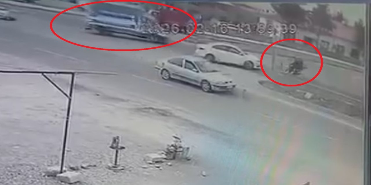 Diyarbakır-Silvan karayolundaki motosiklet kazası kameralara yansıdı