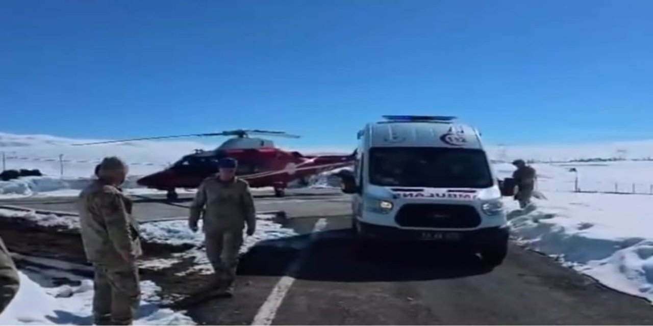 Bingöl'de zorlu kış şartlarında ambulans helikopterli sağlık müdahalesi