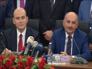 Süleyman Soylu Çalışma Bakanlığı görevini devretti