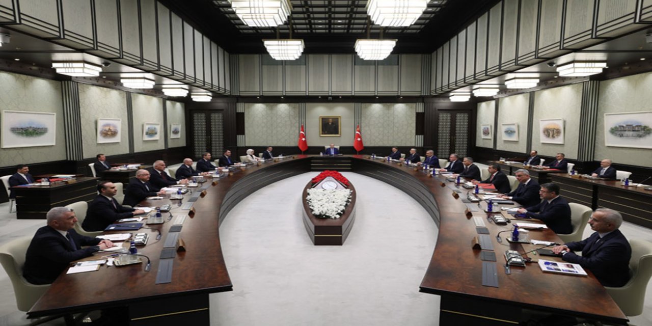 Cumhurbaşkanlığı Kabinesi yoğun gündemle toplanıyor