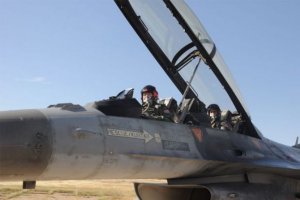 Hava Kuvvetleri Komutanı Abidin Ünal Eskişehir'e F-16 ile geldi