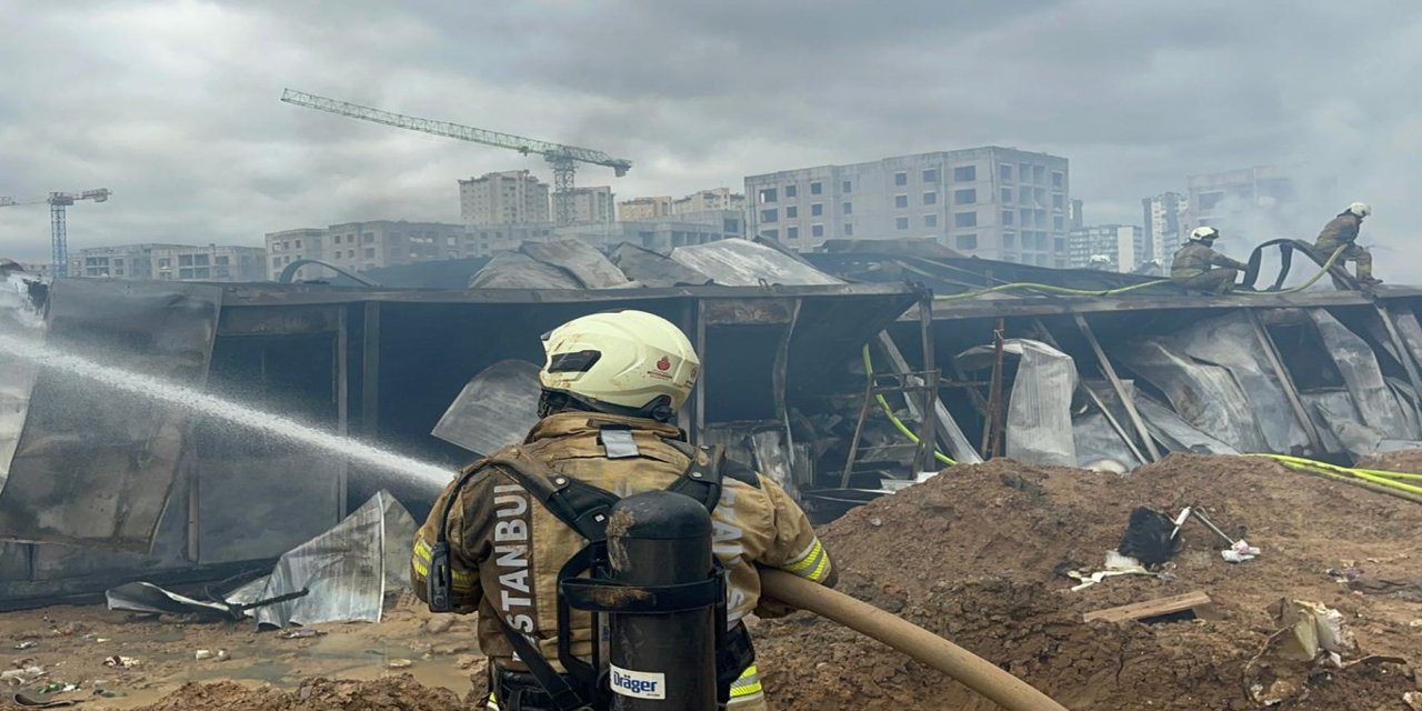 Tuzla’da şantiyede çıkan yangın söndürüldü