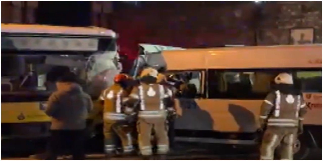 İETT otobüsü ile servis minibüsü çapıştı