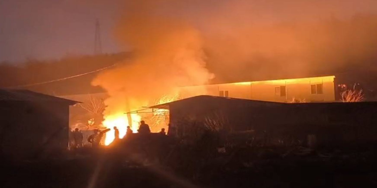 Malatya'da TOKİ şantiyesinde korkutan yangın