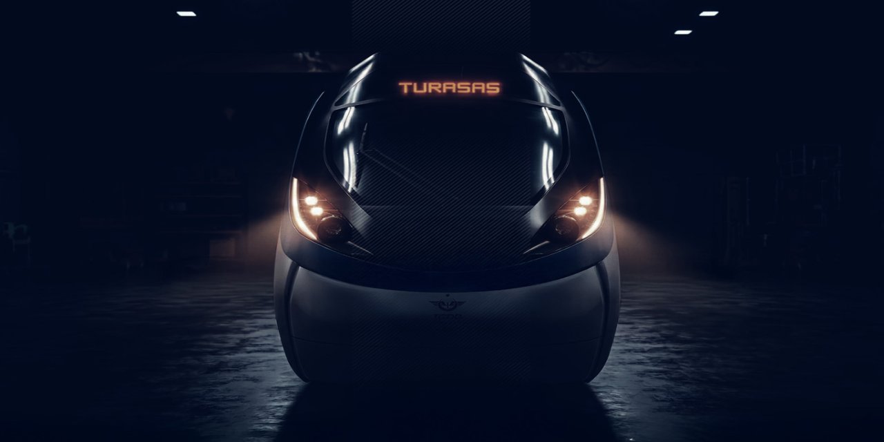 Türkiye'nin ürettiği ilk hızlı tren raylara iniyor