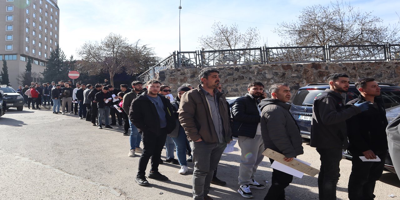 Gaziantepli vatandaşlar ceza yememek için kuyruk oldu