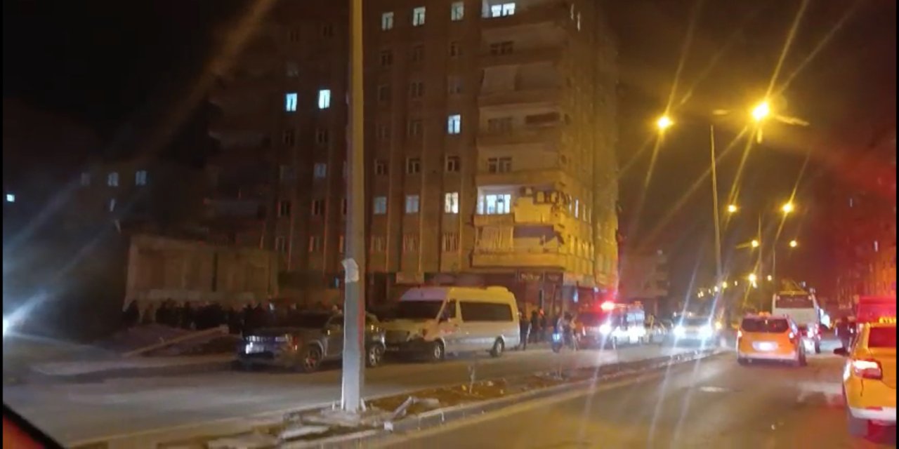 Diyarbakır’da 8 katlı bina kolonlardan gelen sesler nedeniyle tahliye edildi