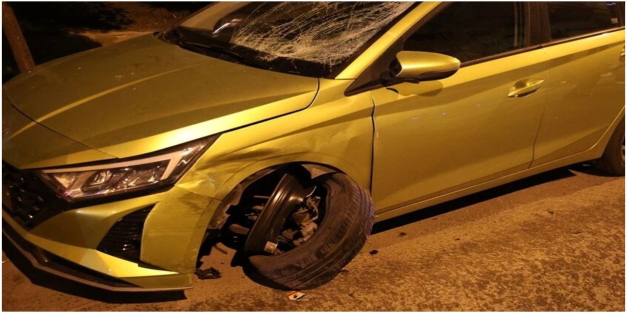 Kontrolden çıkan otomobil motosiklet ve park halindeki araçlara çarptı