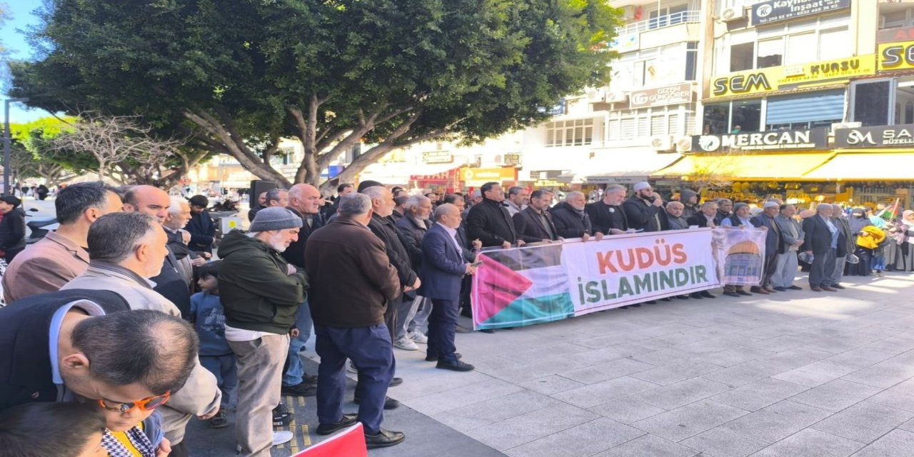 Mersin'de Gazze’de devam eden siyonist vahşete ve bölgede tırmanan gerilime tepki