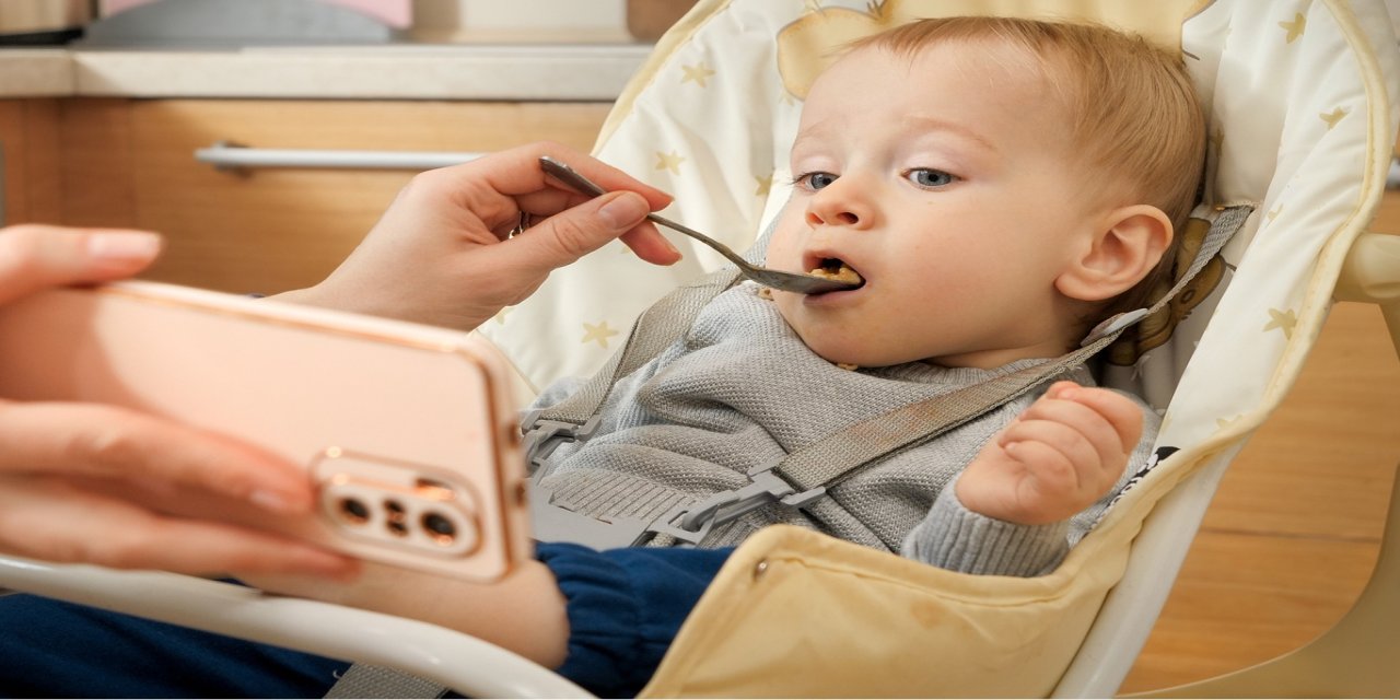 Çocuklarda ekran karşısında yemek masum mu?