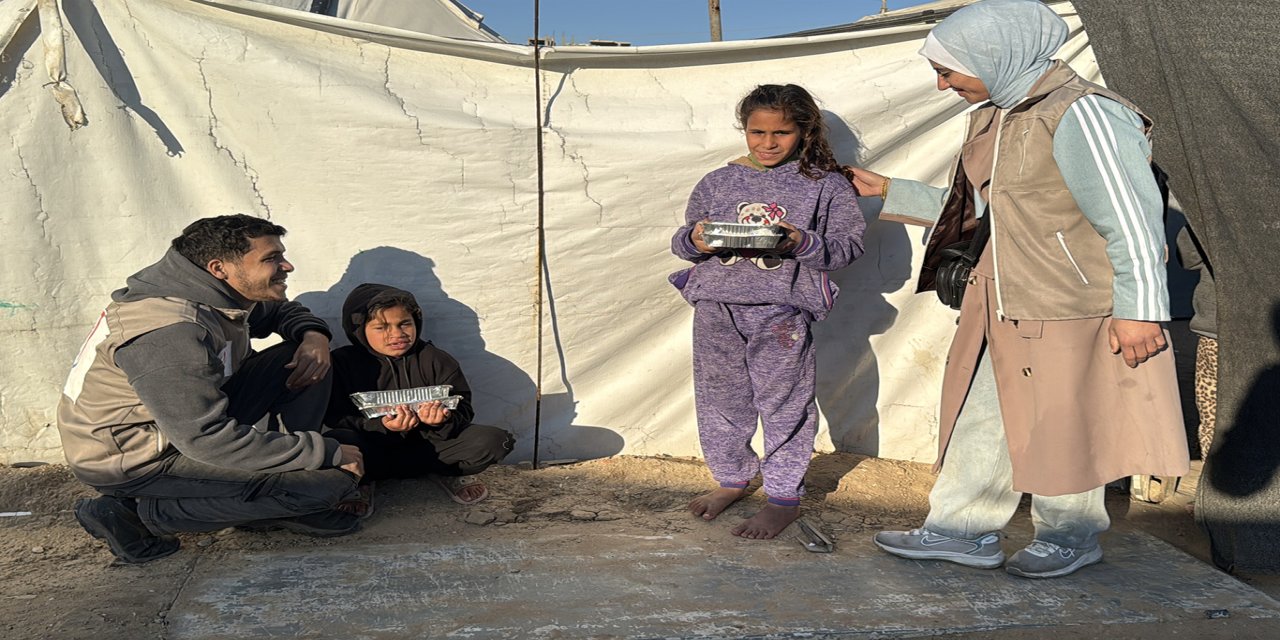 Yetimler Vakfı Gazze'de sıcak yemek desteğini sürdürüyor