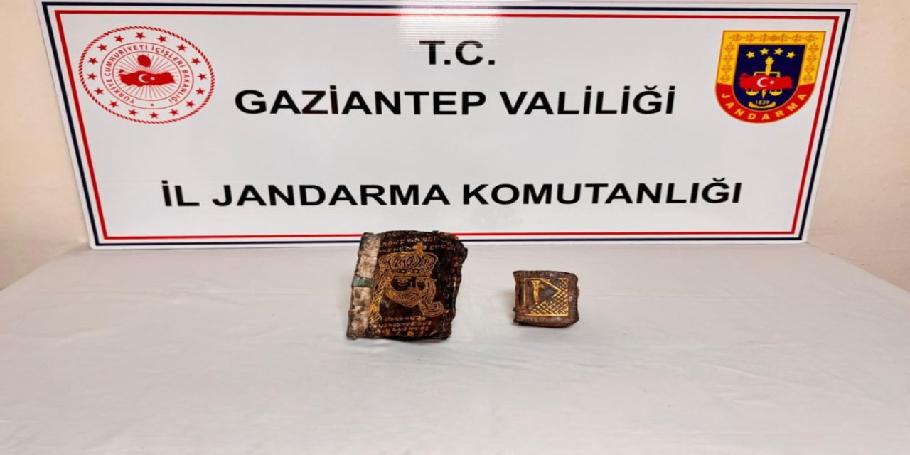 Gaziantep’te el yazması tarihi eser satmaya çalışan şüpheli yakalandı