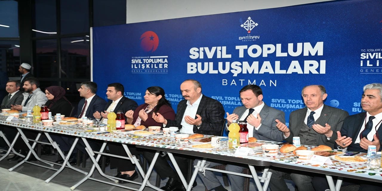 Vali Ekrem Canalp, Basın Mensuplarını İftarda Ağırladı