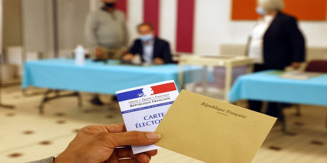 Fransa’da yerel seçimler için halk sandık başına gidiyor