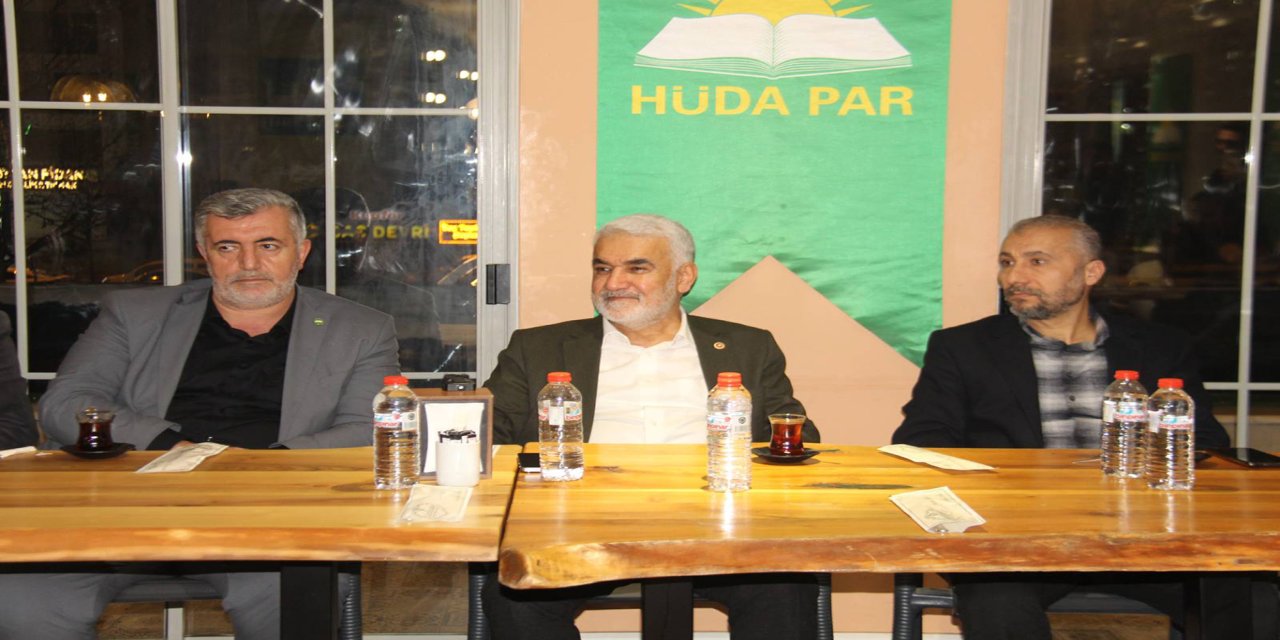 HÜDA PAR Genel Başkanı Yapıcıoğlu Diyarbakır’da ilçe başkanları ve il yönetimiyle buluştu