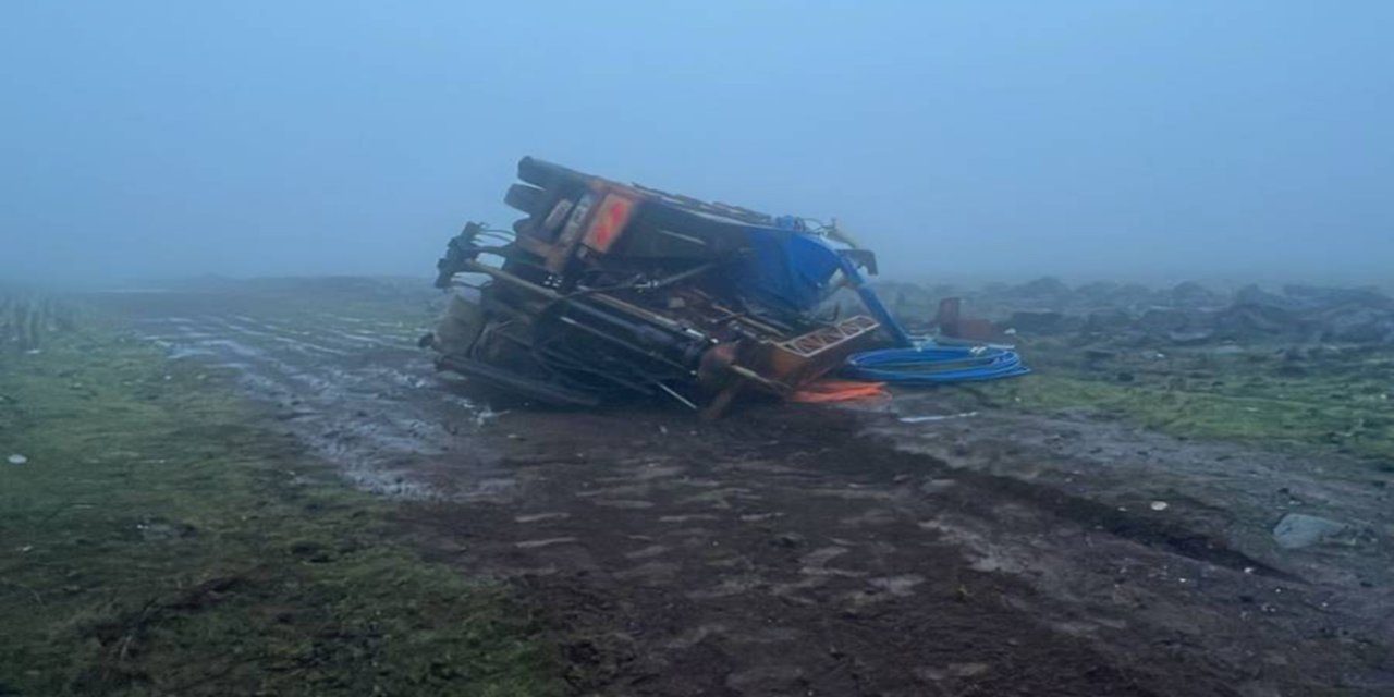 Yoğun sis kazaya neden oldu: İş makinesi kontrolden çıktı