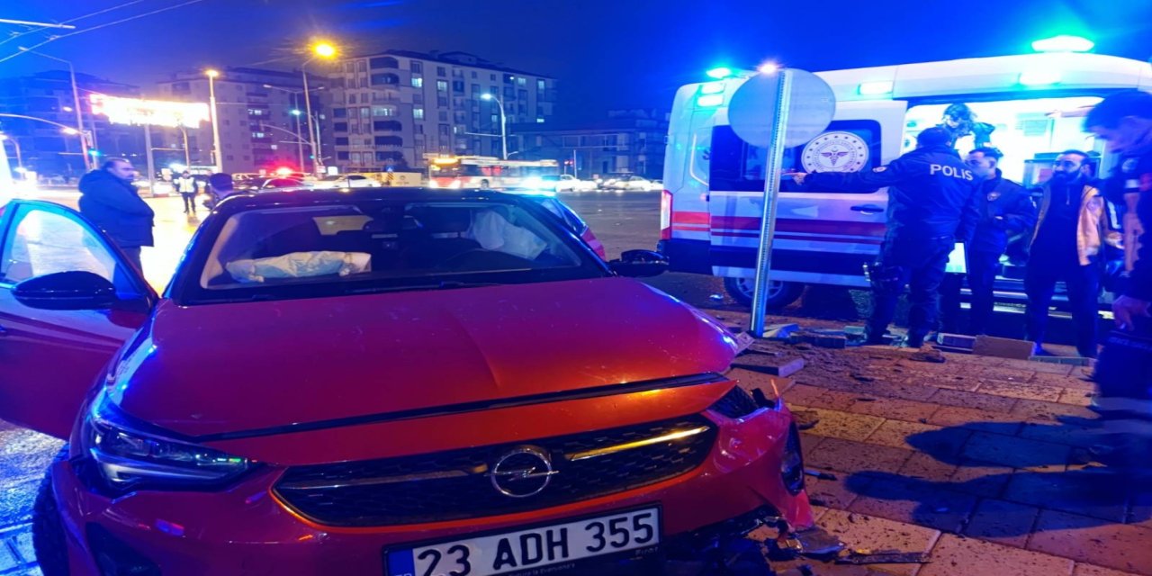 Malatya'da iki otomobil çarpıştı: 5 yaralı