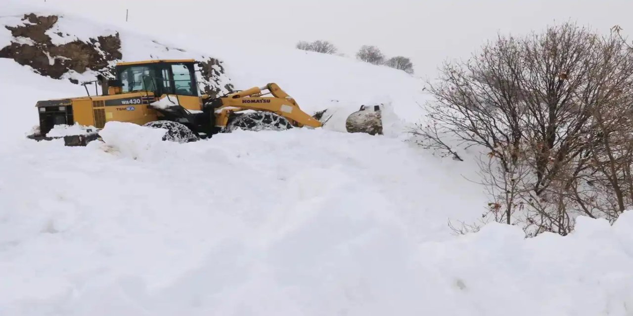 Doğu’da kar nedeniyle 298 yol ulaşıma kapandı
