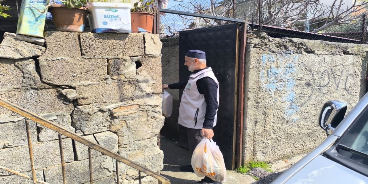 Tarsus Umut Kervanı muhtaçların yüzünü güldürdü