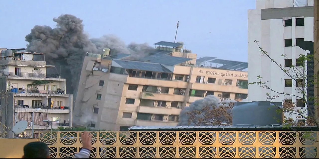 Siyonist rejim Lübnan'ın başkentinde bir binayı yerle bir etti