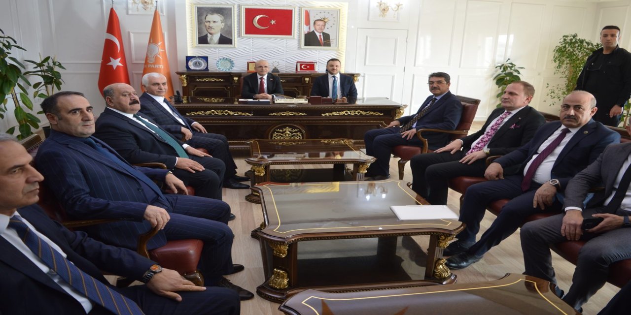 Bakan Şimşek Siirt’te temaslarda bulundu