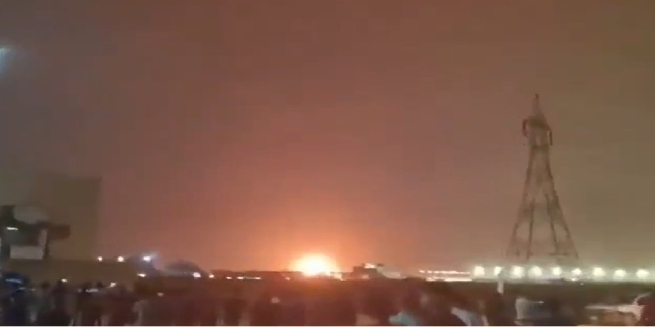 Katar: İran'ın attığı 5 füzeden biri Ras Laffan'a düştü