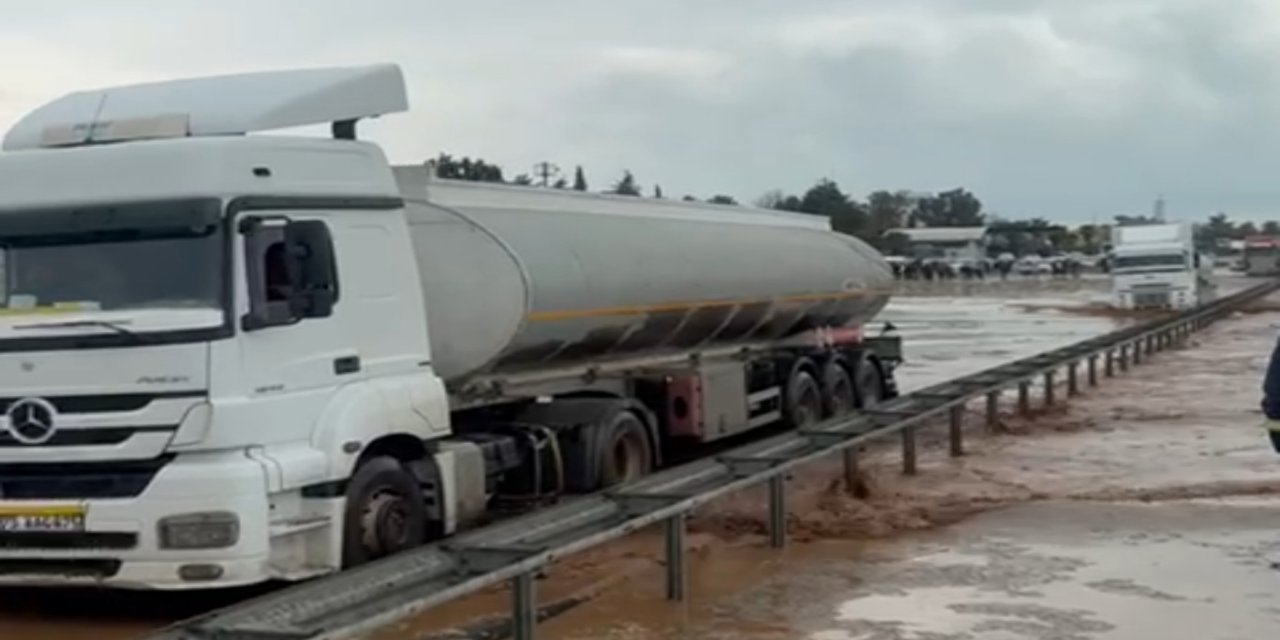 Mardin’de sağanak etkili oldu: Uluslararası İpekyolu göle döndü