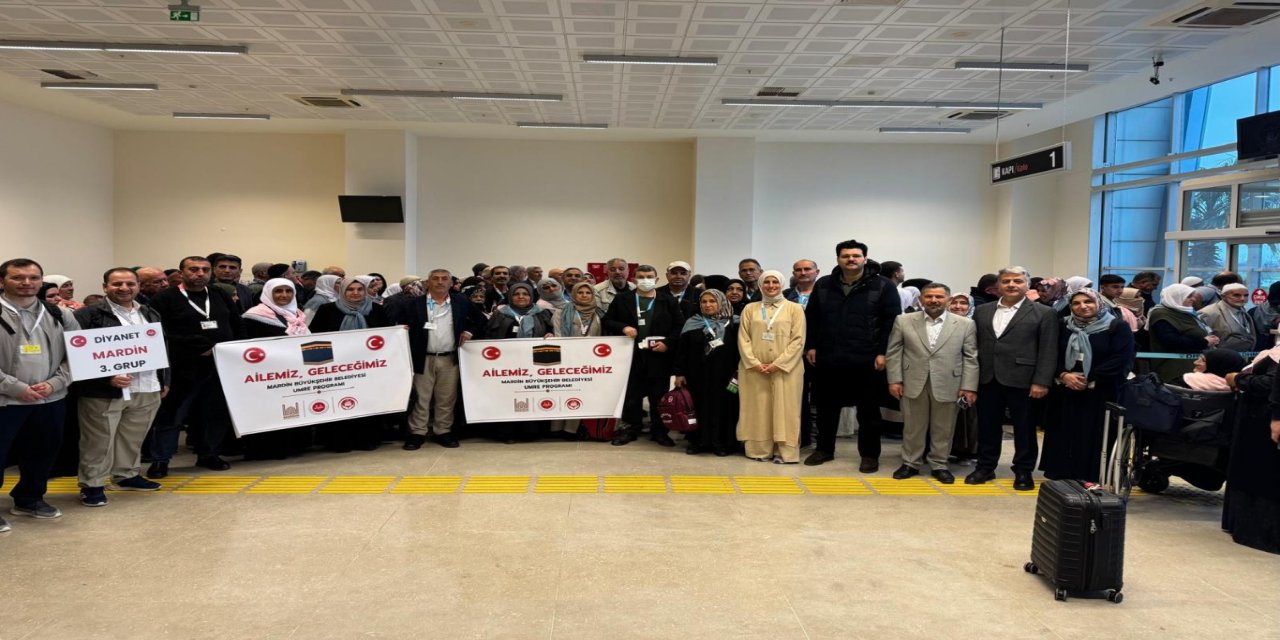 Mardin’de 47 çift dualar eşliğinde umreye uğurlandı