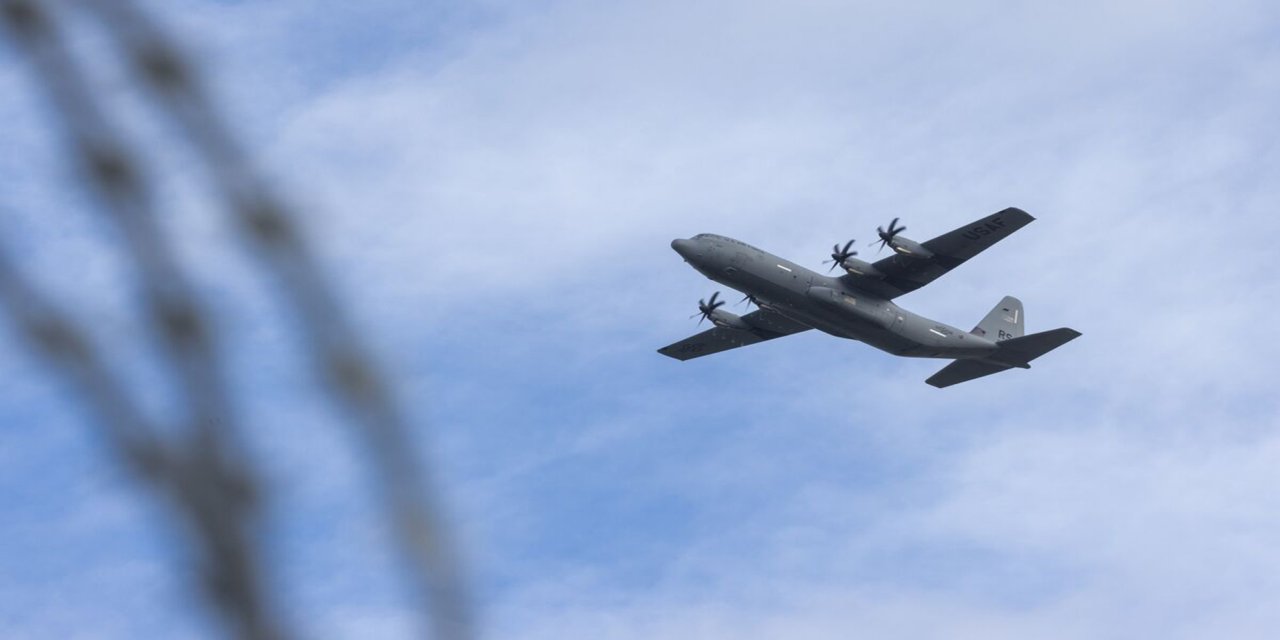 İtalya, ABD'nin Orta Doğu'ya gönderdiği uçakların Sicilya Adası'ndaki üssü kullanmasına izin vermedi