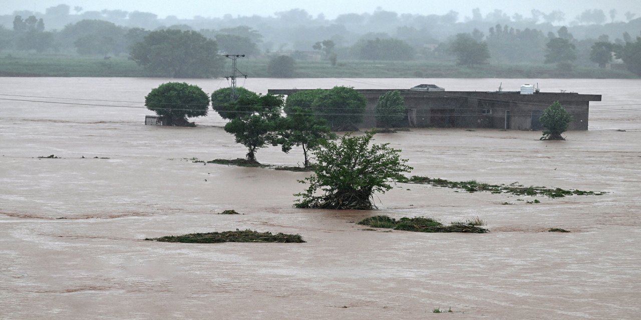 Pakistan'da şiddetli yağışlar sele yol açtı: 11 ölü, 18 yaralı