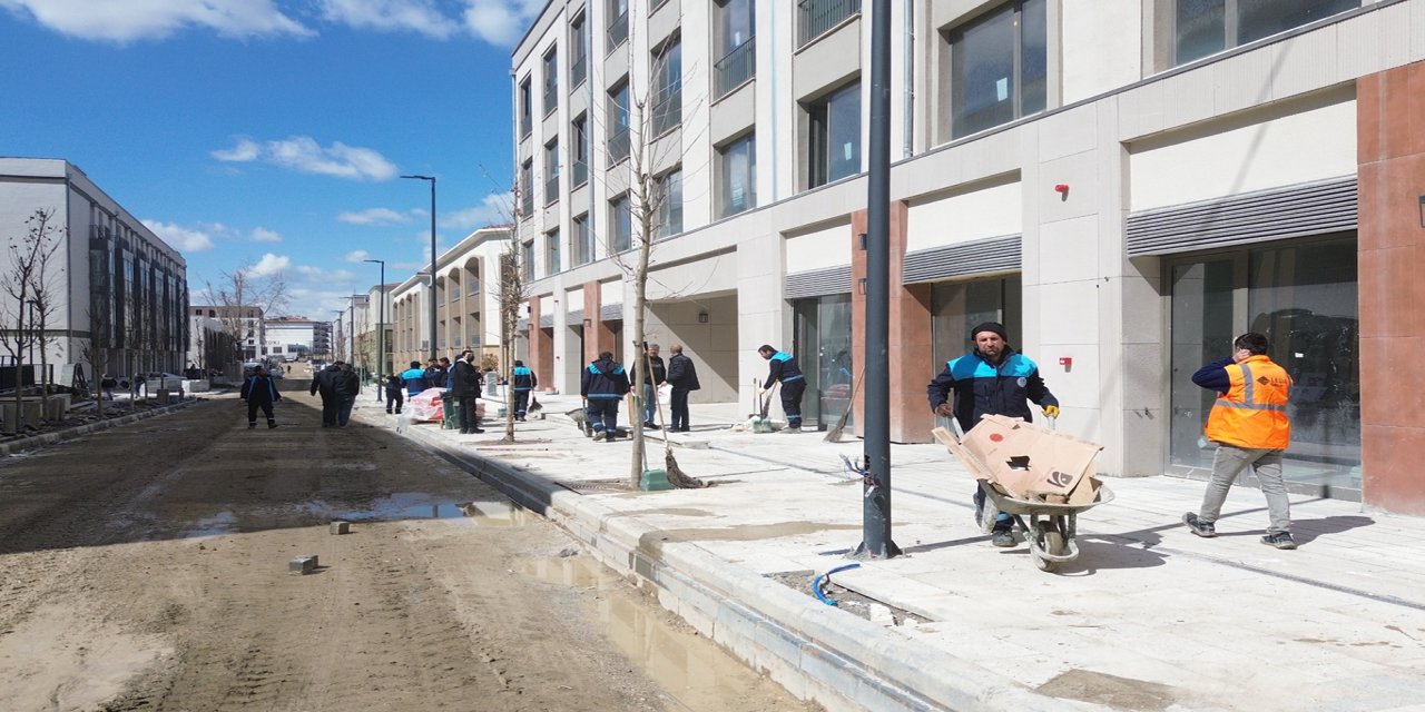 Akpınar Çarşısı'nda temizlik çalışmaları başladı