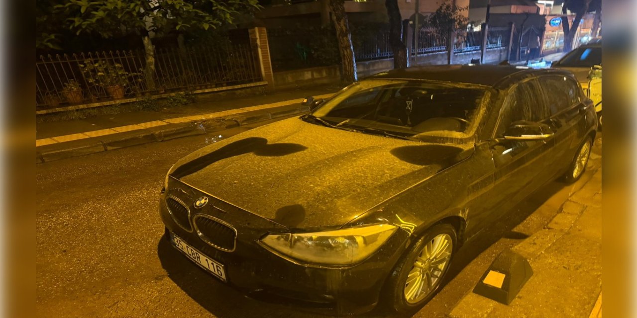 İzmir’de gece yağışı çamurla birlikte geldi