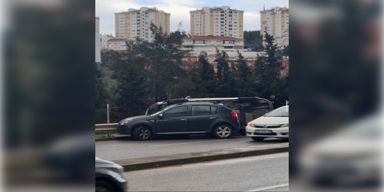 İzmir'de araç takla attı, sürücü hastaneye kaldırıldı