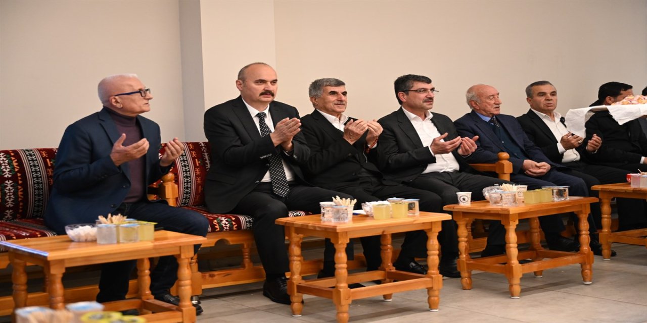 Vali Canalp'tan Ceylan ve Nasıroğlu Ailelerine Taziye Ziyareti