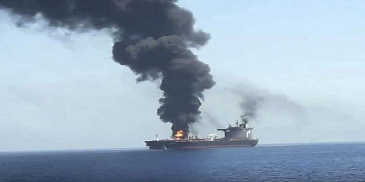 İran: Hürmüz’de siyonist rejim bağlantılı gemi vuruldu