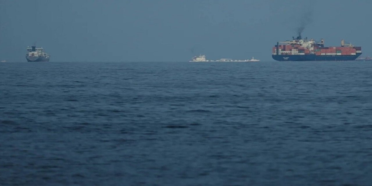 İran insani yardım gemilerinin Hürmüz Boğazı'ndan geçişine izin verdi