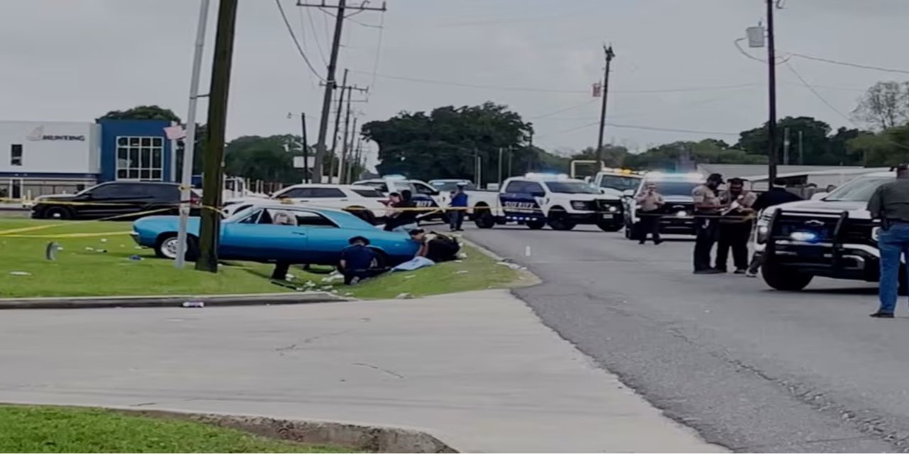 ABD'de bir araç kalabalığın için daldı: 15 yaralı