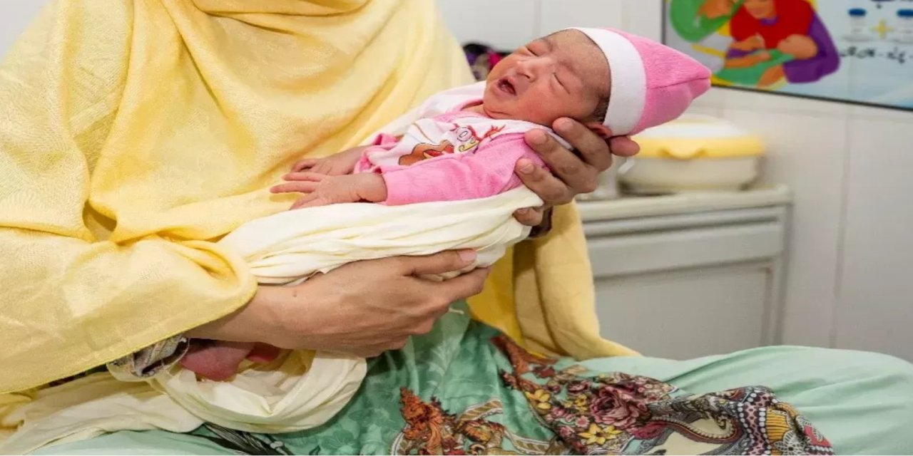 Pakistan'ın, yeni doğanlar arasında maymun çiçeği tespit edildi