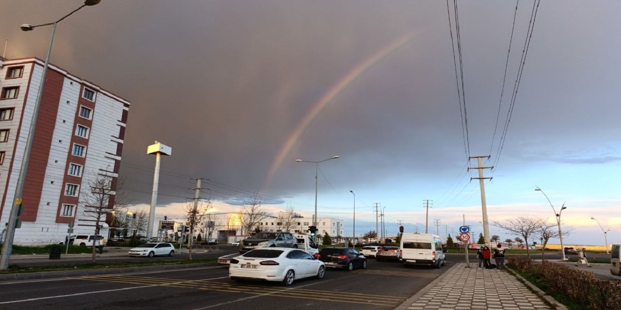 Diyarbakır semalarında seyirlik çifte gökkuşağı oluştu